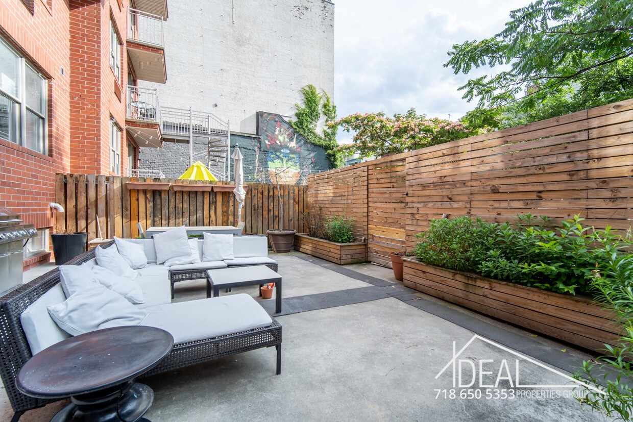 Foto principal - 84 Grand Ave