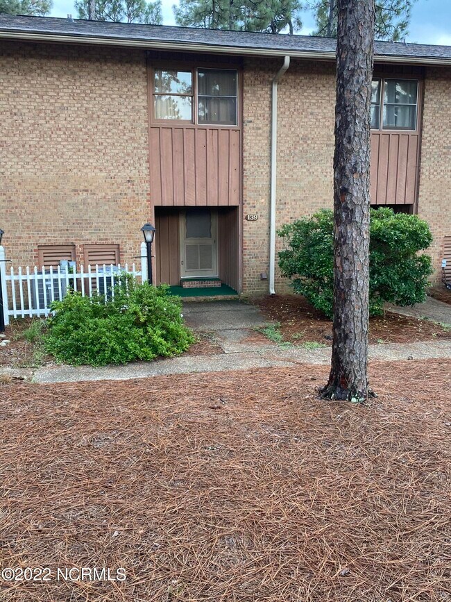 Foto del edificio - 3 Foxfire Blvd