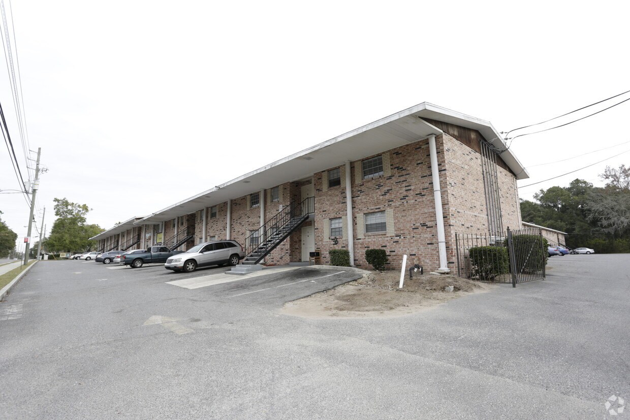 Peoples Choice Apartments LLC Apartments 2501 Jammes Rd Jacksonville