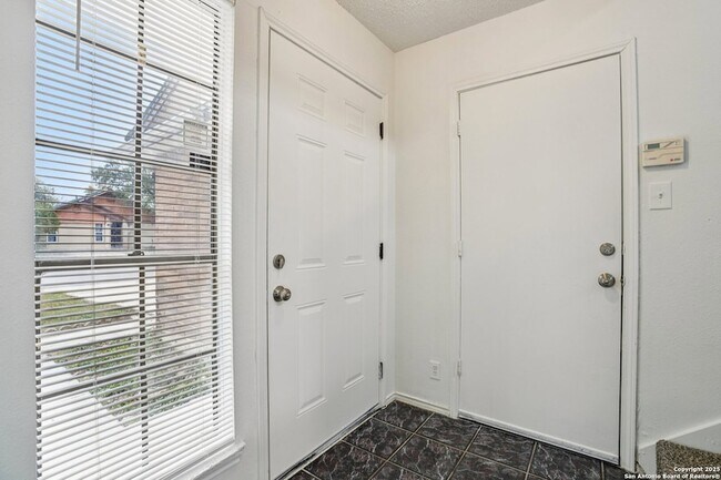 Foto del edificio - 6222 Candleview Ct