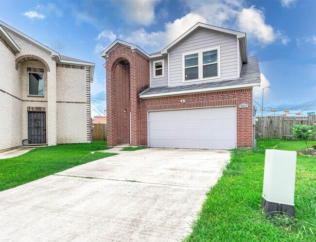 Building Photo - 14925 Gray Ridge Ln