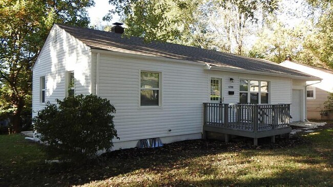 Building Photo - 6208 E 148th Terrace