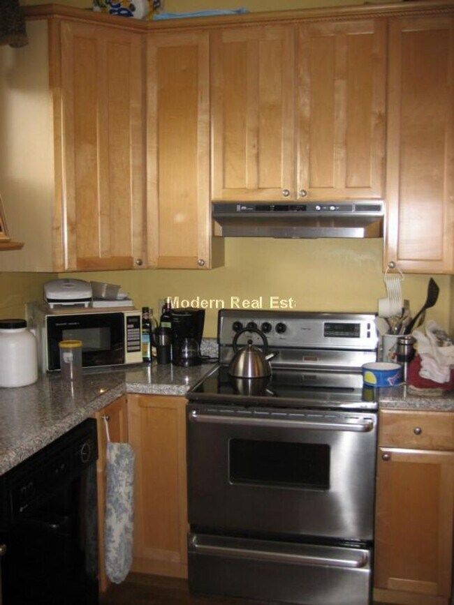 Foto del edificio - 9/1 No Fee! Townhouse-style 3BR apartment near Northeastern, Berklee!