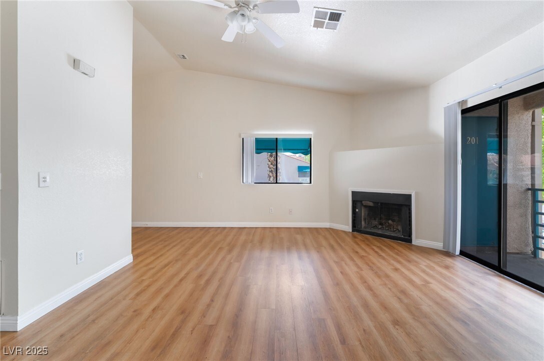 Building Photo - 2225 Pine Breeze Ln