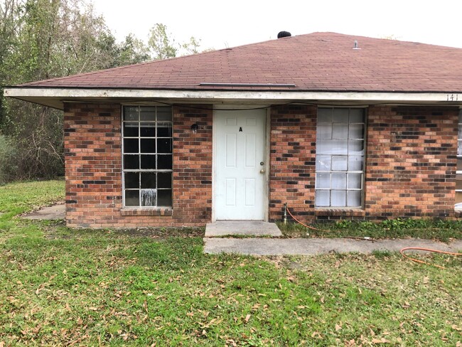 Building Photo - 141 Clinton Ct