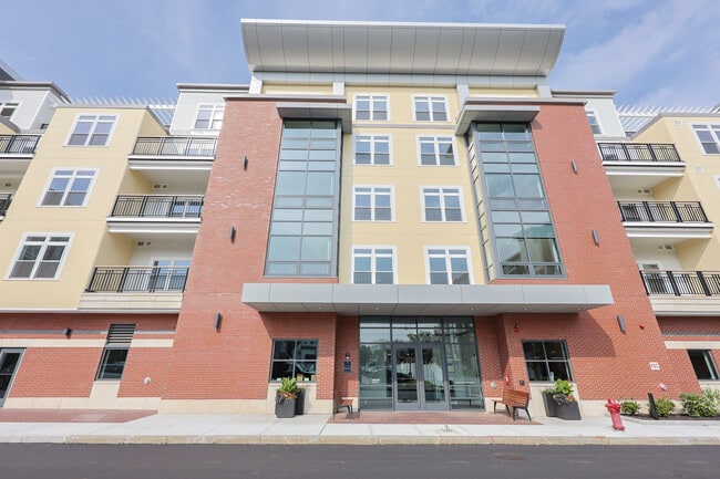 Building Photo - 62 Foundry St