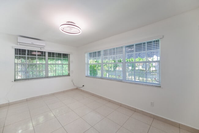 Building Photo - 1508 SW 13th Ave