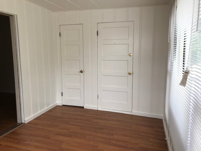 Front room - 208 E Twohig Ave