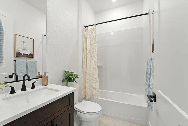 Foto del edificio - Spacious 2 bedroom 2 bath Home in 55+ Adul...