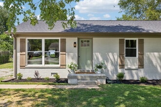 Building Photo - 132 Elaine Dr