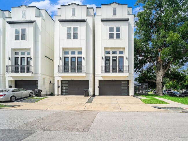 Foto del edificio - 2221 Francis St