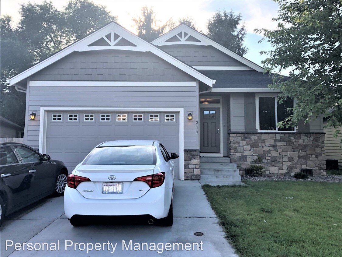 Foto principal - 3 br, 2 bath House - 219 Misty Lane
