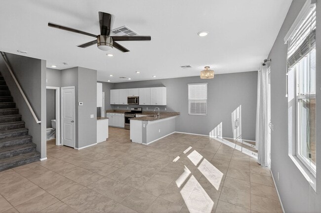 Foto del edificio - AMAZING 2-STORY 3-BEDROOM HOME IN GATED COMMUNITY!