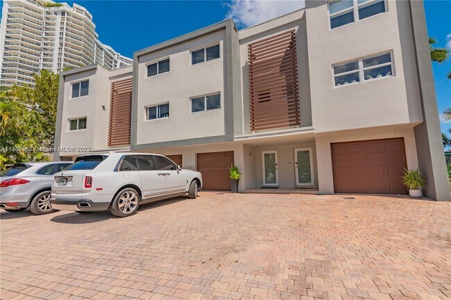 Foto del edificio - 3927 NE 171 St