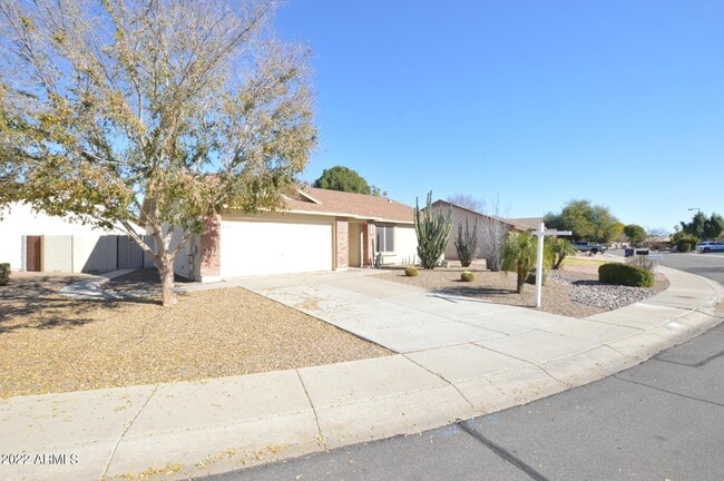 Building Photo - 941 S Wanda Dr