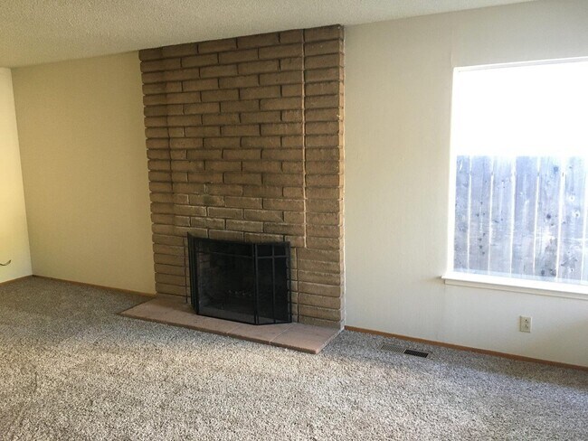 Building Photo - 3324 Glendora Dr