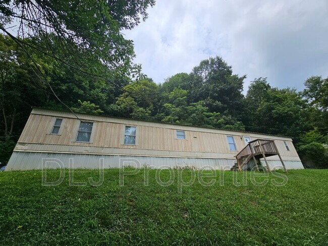 Foto del edificio - 120 E Dumplin Valley Rd