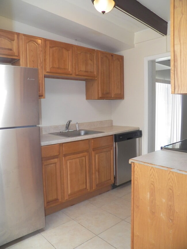 Building Photo - 1806 Cadillac Cir