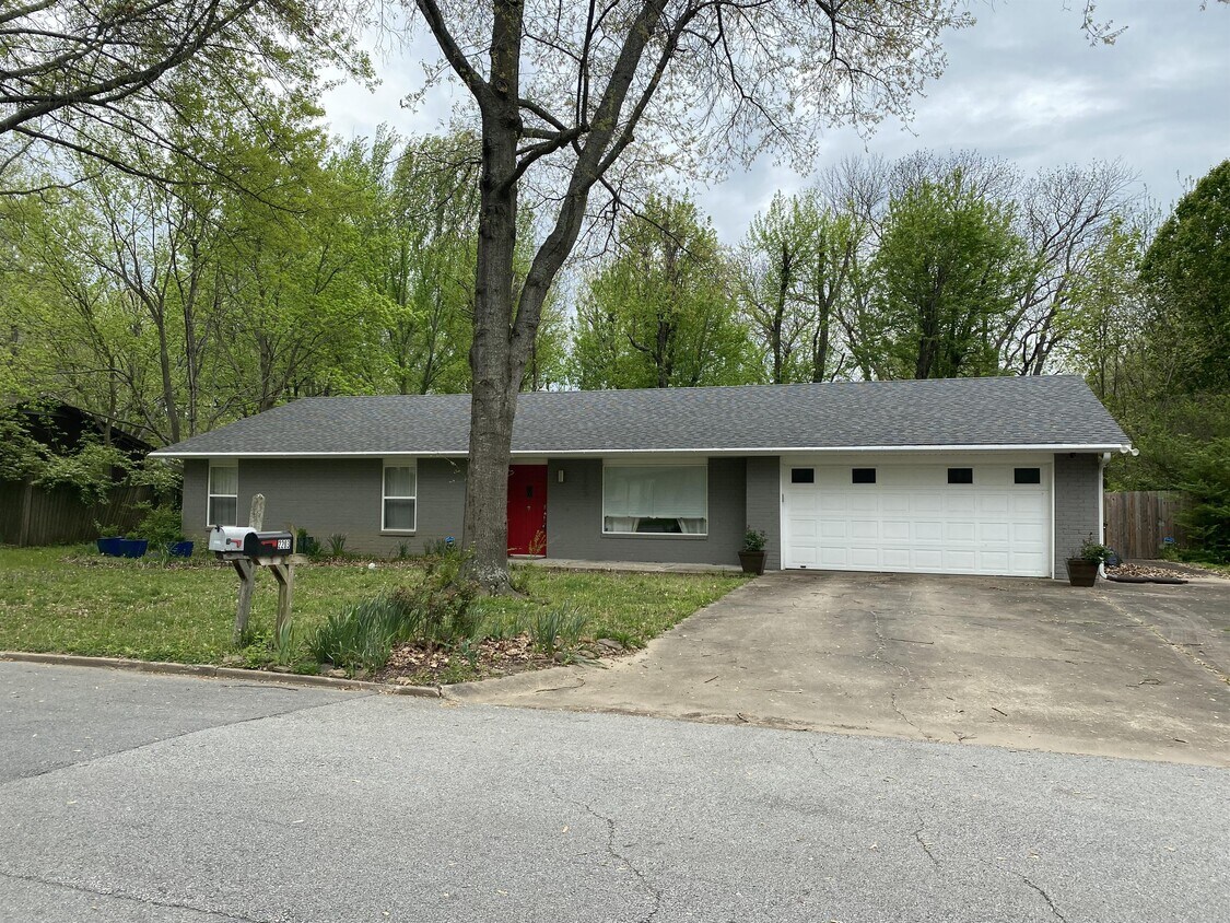 2203 S Coleman Ave, Fayetteville, AR 72701 House Rental in