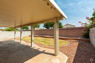 Building Photo - 5924 Oakton St