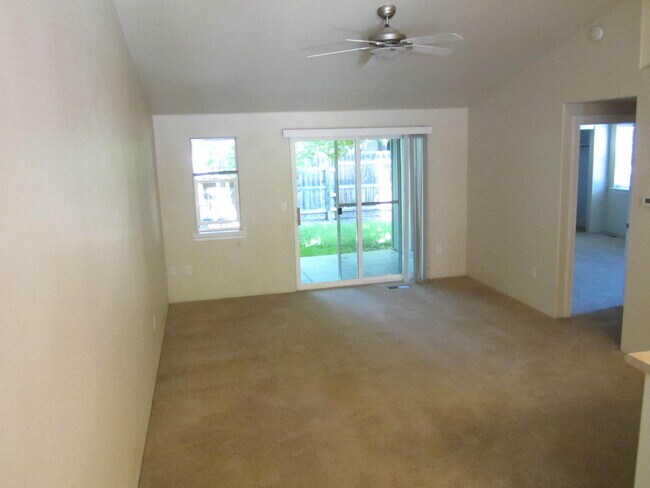 Foto del edificio - Charming Duplex for Rent