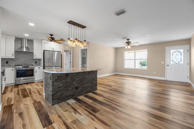Building Photo - 1228 Carvello Dr