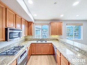 Building Photo - 3017 Pacific Palm Way