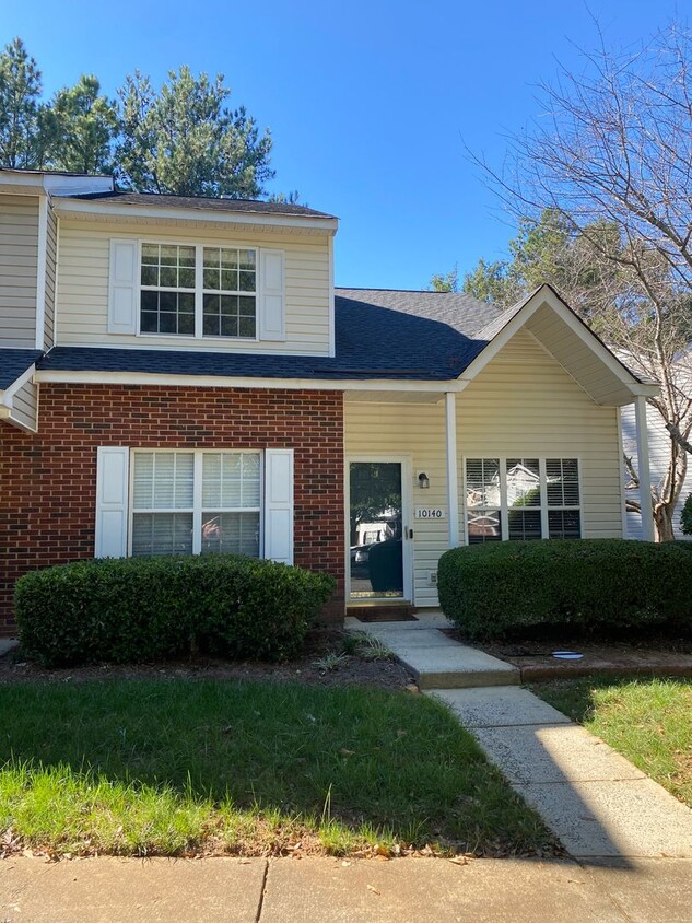 Primary Photo - Three Bedroom Townhome In University Area