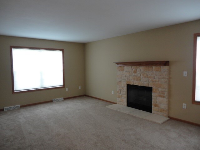 Building Photo - 402 Ponderosa Dr