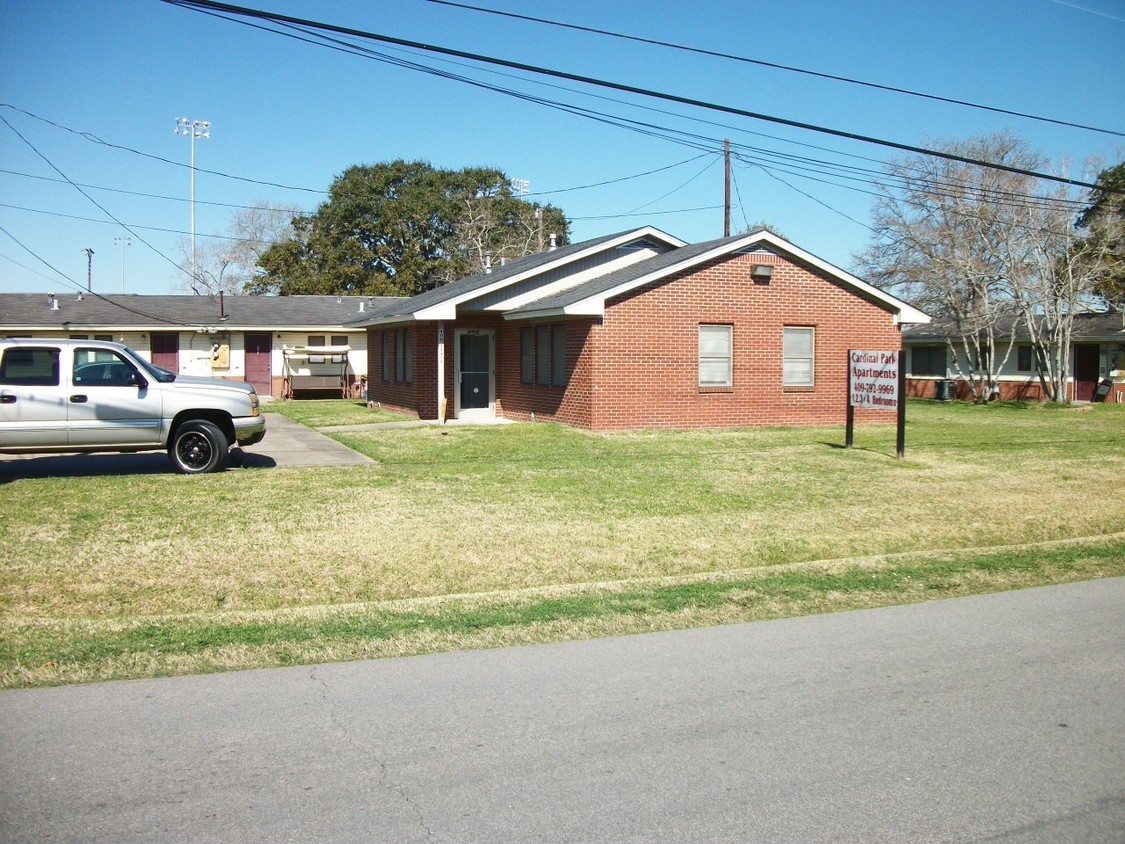 Foto del edificio - Cardinal Park Apartments