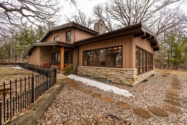Building Photo - One of a Kind, Mid-Century Modern, Country...
