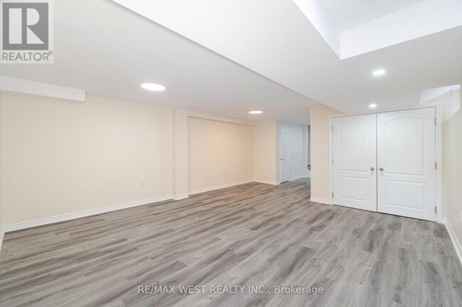 Building Photo - 1122 Hickory Hollow Glen