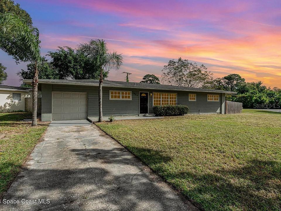 Foto principal - 1885 Golfview Dr
