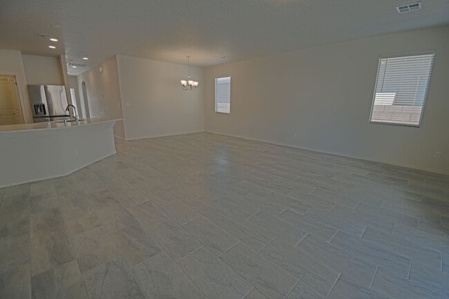 Building Photo - 3bd/2ba Available in Rio Rancho