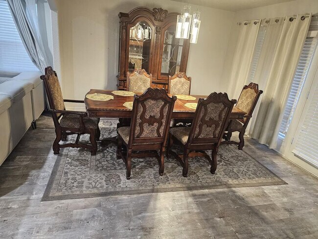 Foto del edificio - 2713 Montague County Dr