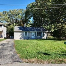 Building Photo - 100 Oakwood Dr