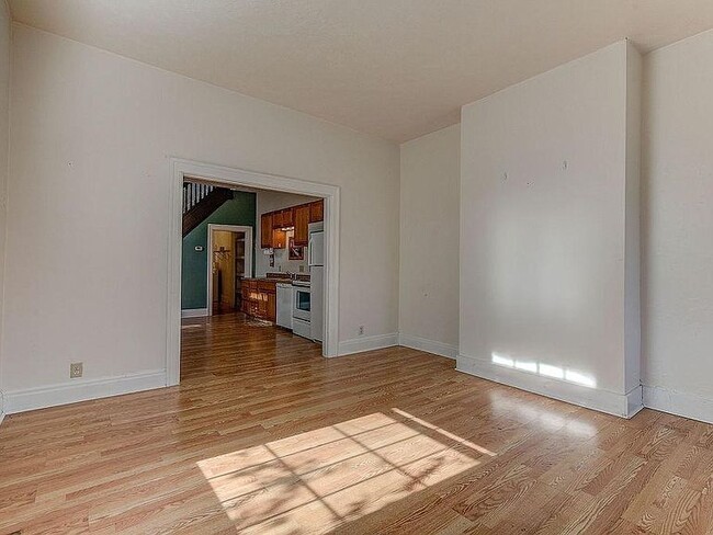 Building Photo - 208 N Beech St