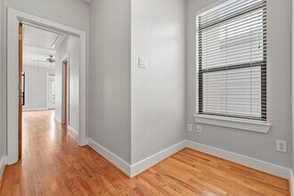 Building Photo - 1410 Knox St