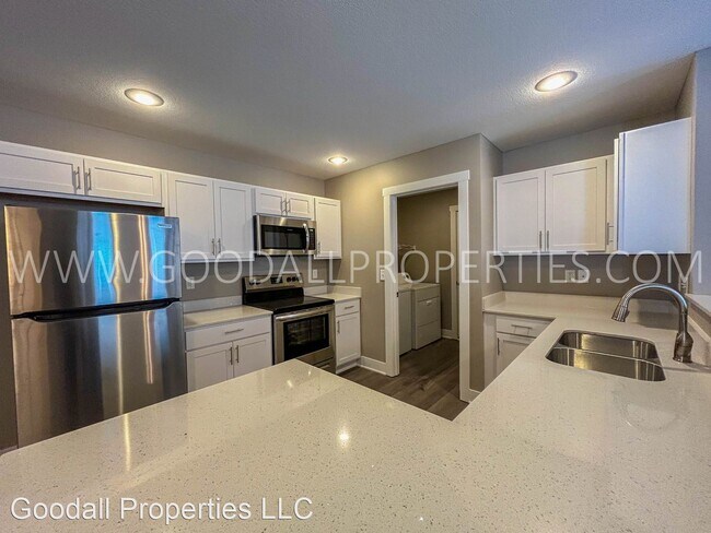 Building Photo - 3 br, 3 bath House - 2675 Tracy Ave