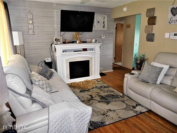 Building Photo - 3 br, 1 bath House - 84 Teakwood Dr