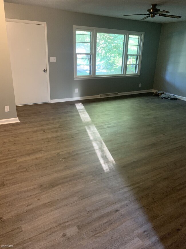 Foto del edificio - 1613 8th Ave SW