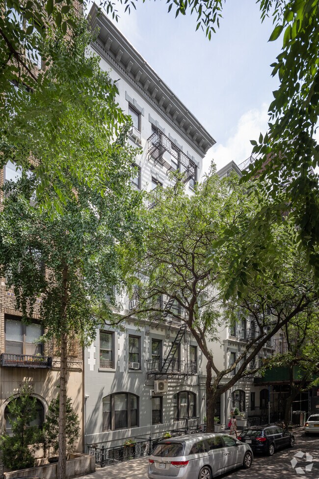 Building Photo - 235 W 108th St