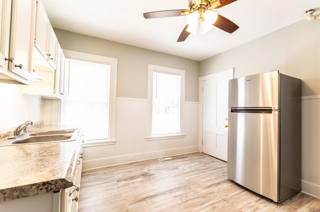 Foto del edificio - 642 Maple St