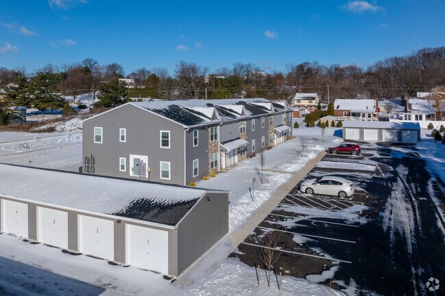 Building Photo - Towns Edge Apartments