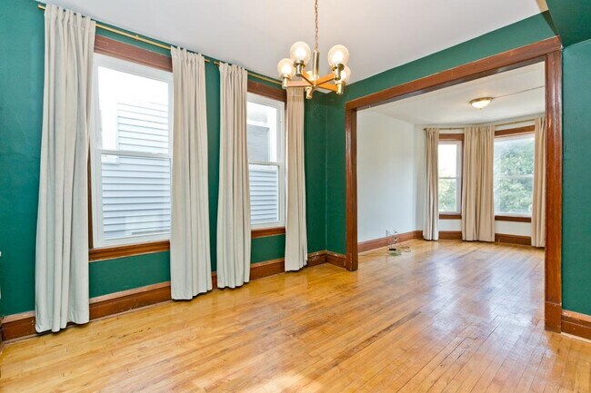 Foto del edificio - 2 bedroom in Chicago IL 60647