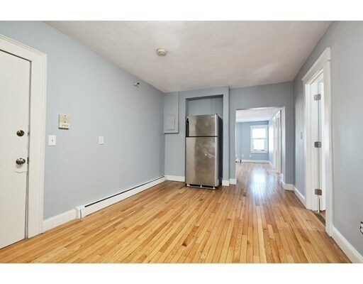 Building Photo - 73-75 Maverick Square