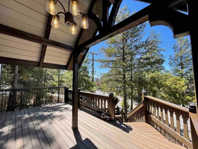 Foto del edificio - 1039 N Grass Valley Rd