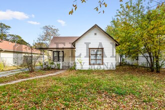 Building Photo - 1934 N Burns Ave