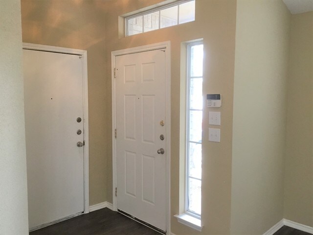 Building Photo - 12107 Clubhouse
