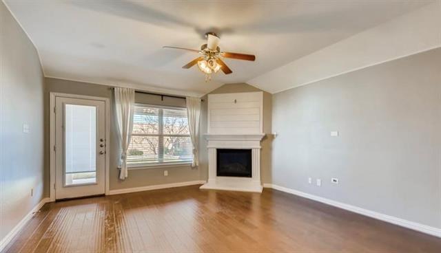 Foto del edificio - 1120 Crest Meadow Dr
